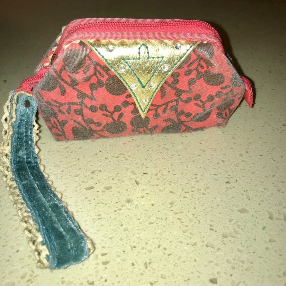 Cute red and gold handmade vintage style w…